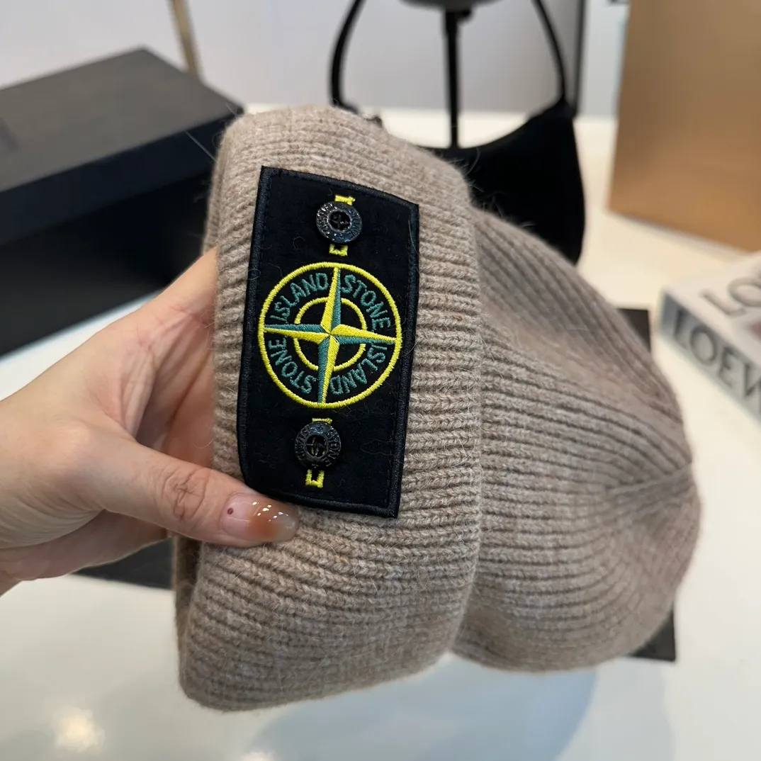 P60 Trendy brand Stone Island STONE classic popular cashmere wool knitted hat New autumn and winter cashmere woolen hat, men and women cold hat, Little Red Riding Hood popular style